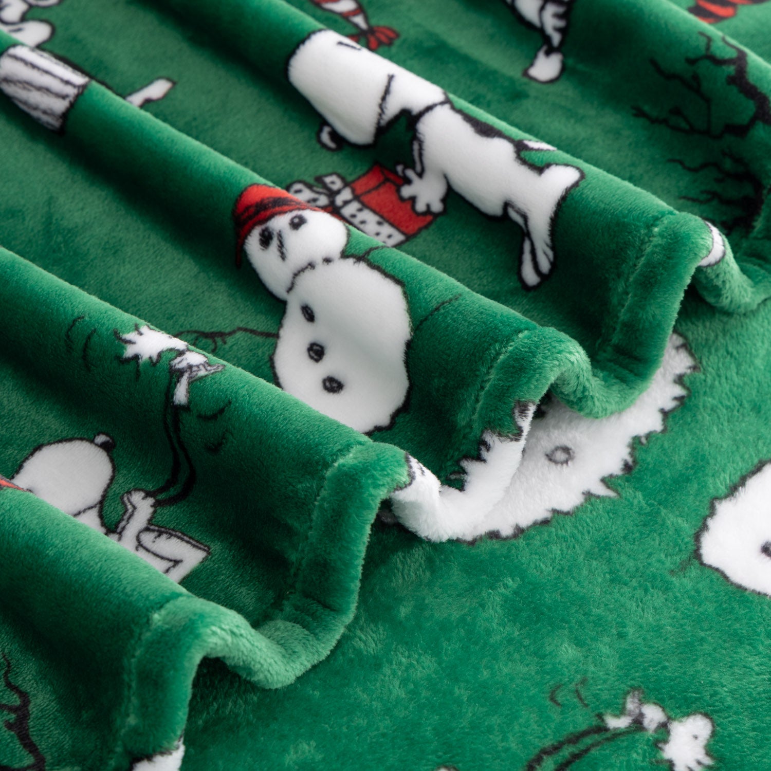 Peanuts® Holiday VelvetLoft® Throw