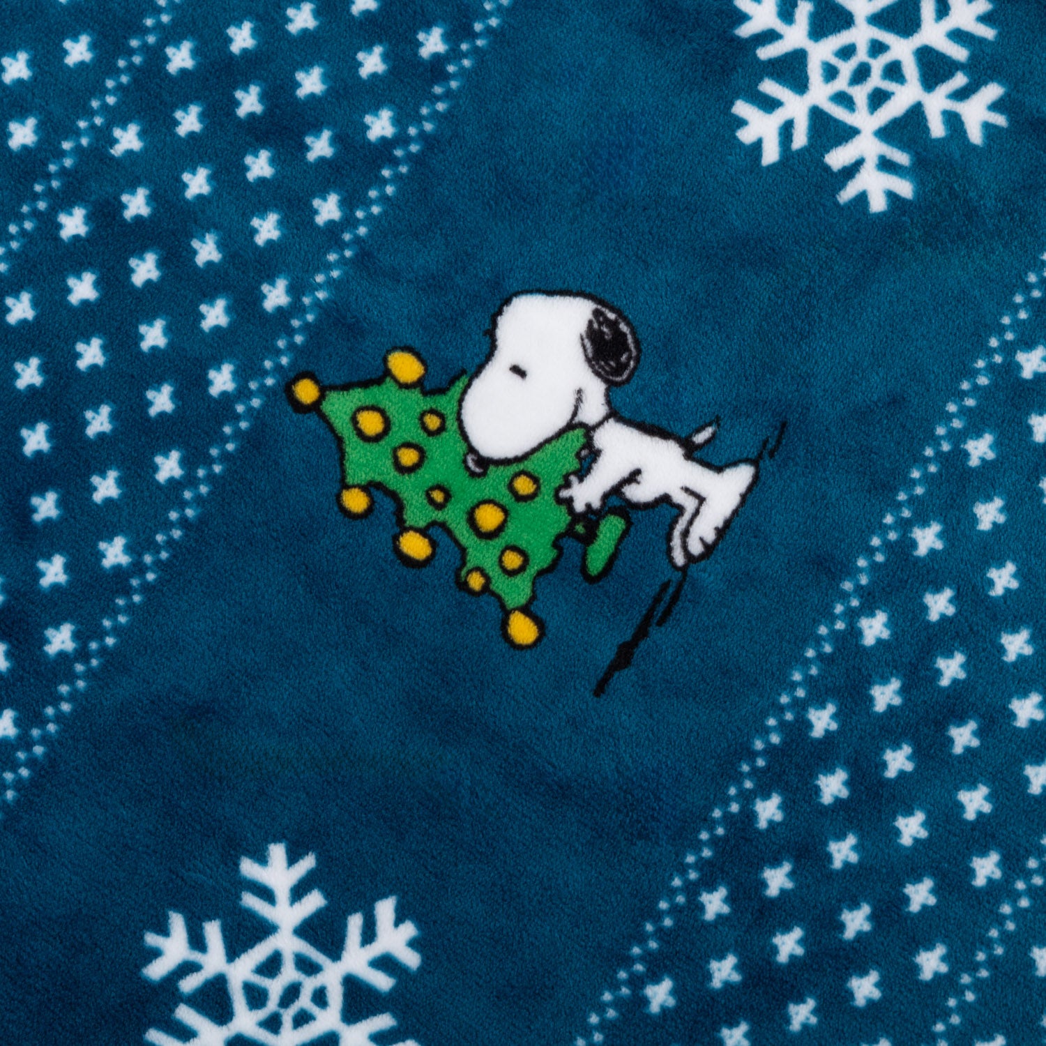 Peanuts® Holiday VelvetLoft® Throw