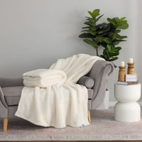 Extra-Fluffy™ Throw 2 Pack