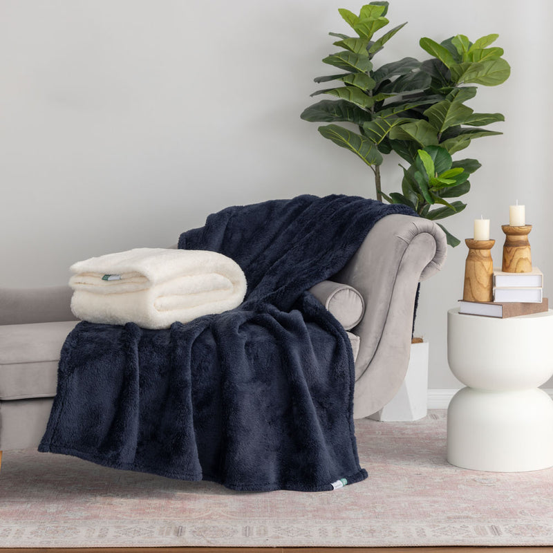 Extra-Fluffy™ Throw 2 Pack