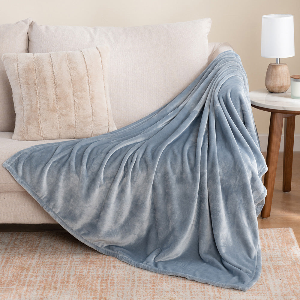 Light blue velvet blanket hot sale