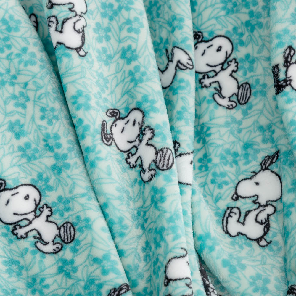 Snoopy deals Laughing Throw Blanket- Cute!