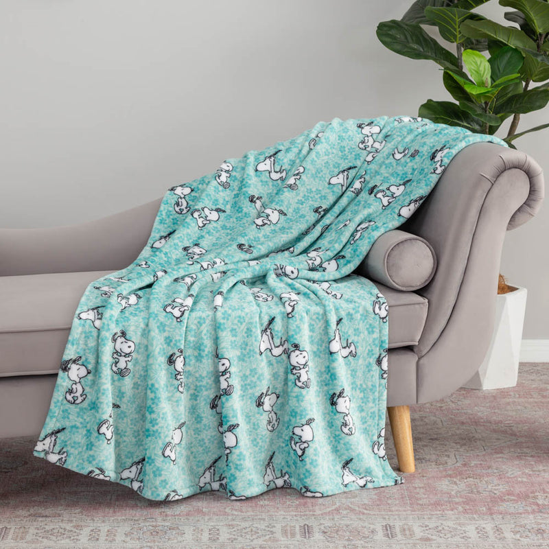 Peanuts® VelvetLoft® Throw