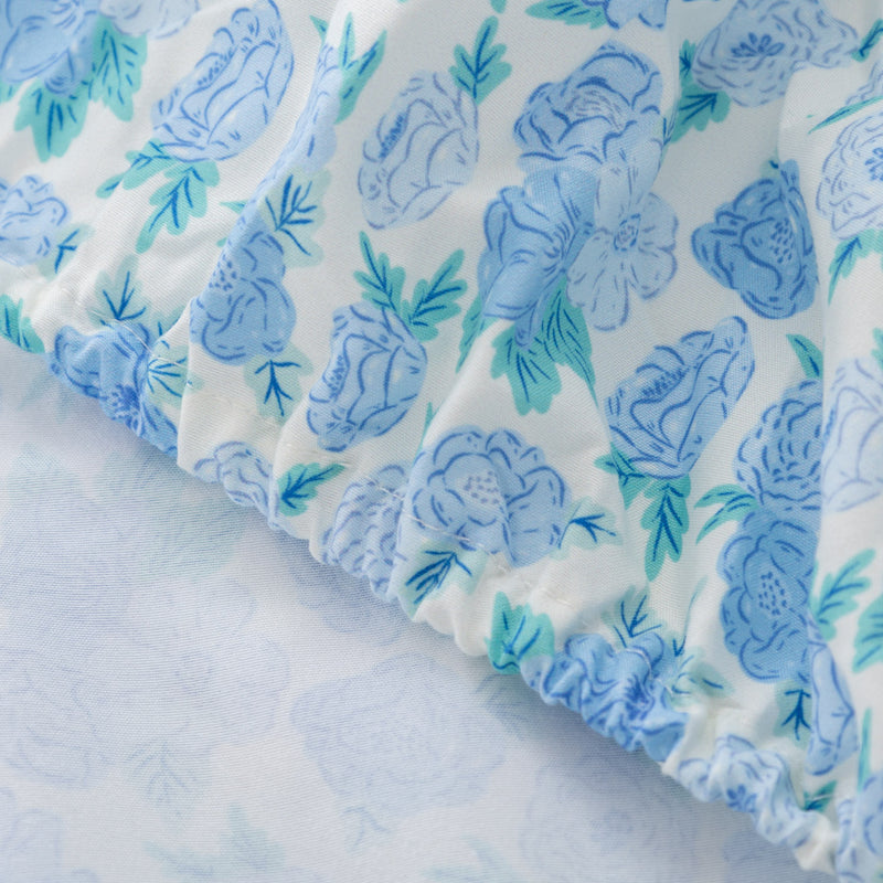 Close up of a Krissy Mast Microfiber Sheet Set.