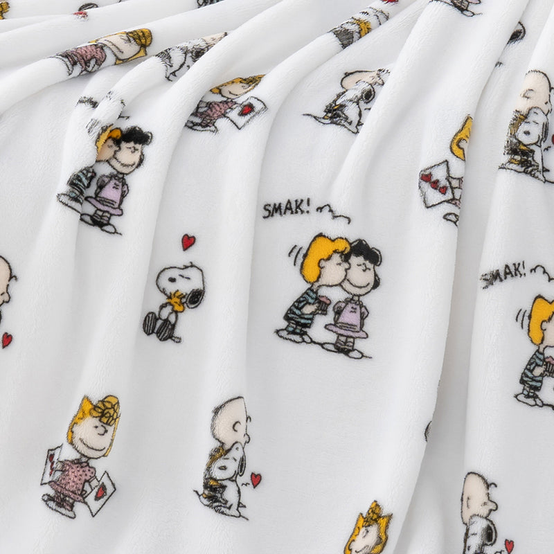 Peanuts® VelvetLoft® Throw