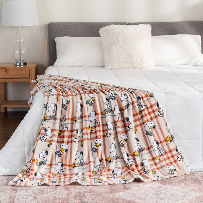 Peanuts® VelvetLoft® Throw