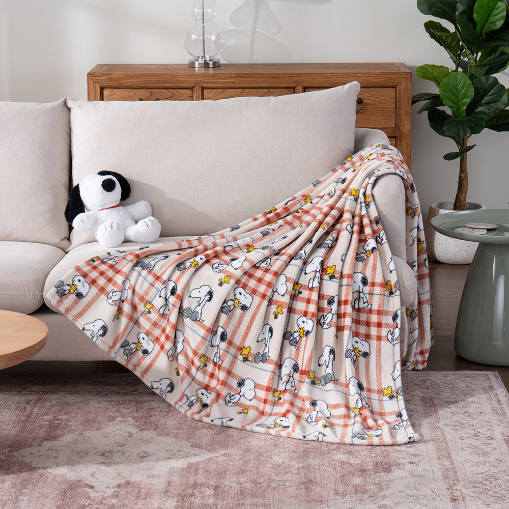 Peanuts plaid throw online blanket