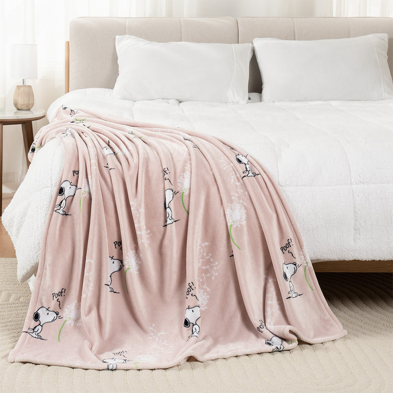 Peanuts® VelvetLoft® Throw