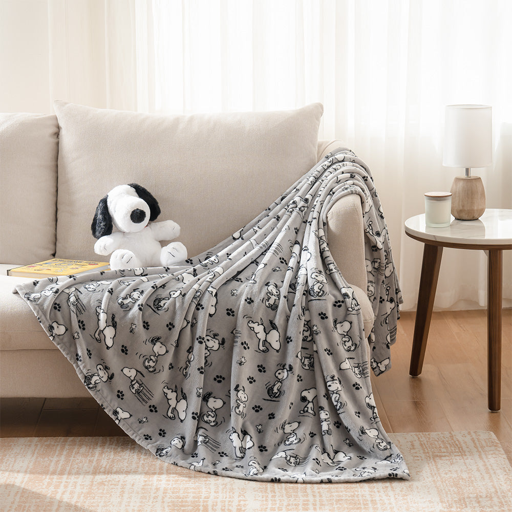 On sale (3)Peanuts by Berkshire plush throws New